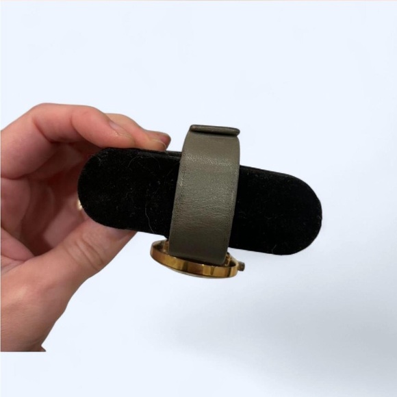 VTG Authentic Y2K Marc by Marc Jacobs Gold and Khaki Watch - Picture 6 of 8